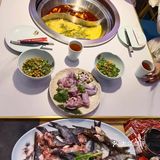 热气腾腾的鱼火锅之夜