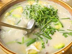 南瓜鱼头汤-西昌缸窑鲜鱼府