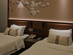 -广东大厦酒店(广州北京路步行街纪念堂地铁站店)