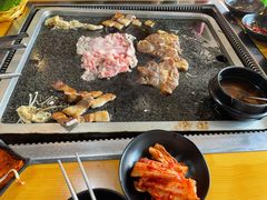 -小黑猪石板烤肉(皇冠花园店)
