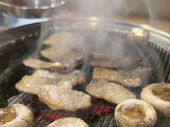 -围炉肉舍•炭烤活鳗•丹东海鲜烤肉(步行街店)