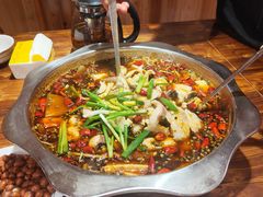 -乡土特色.冷锅鱼.牦牛肉汤锅