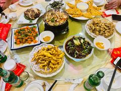 -鹤乡东北菜(崮山路店)