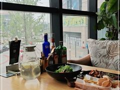靠窗位-候鸟等风来·精致西厨(万科第五城店)