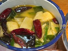 老大连清汤麻辣烫-喝丢一只鞋海鲜烧烤·海肠捞饭(东关街店)