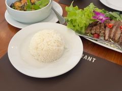 -Chom Cafe and Restaurant