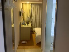 -怡莱精品酒店(苏州新区何山地铁站店)