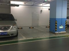 -环球港-停车场