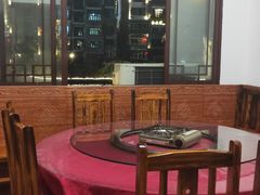 大堂-古城苗家土菜馆(河景餐厅店)