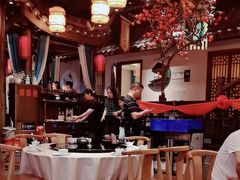 -帅巴人舅母子腊蹄民俗村