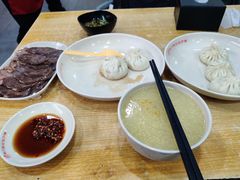 荠菜鲜肉包-津门张记包子铺(华昌道店)