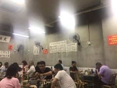 大堂-咏勝锑锅麻辣烫(净居寺路总店)