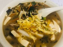 嵊州豆腐汤年糕-咬不得高祖生煎·简餐(城站店)