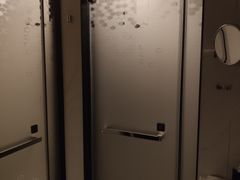 -深圳宝安体育馆希尔顿欢朋酒店