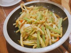 -霄汉牛三鲜湖北砂锅菜(万松园2店)