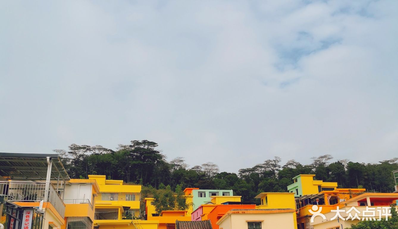 来彩虹村🌈，度一个五彩斑斓的周末！☕️