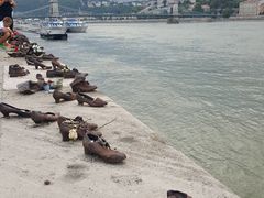 -多瑙河畔鞋履雕塑