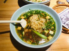 -味绝西面