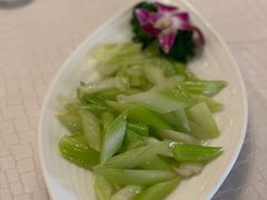 西芹炒百合-西苑饭店·蓬莱春餐厅