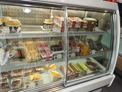 面包甜点陈列柜-红房子蛋糕(大梁路店)