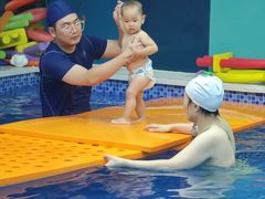 -Swim斯卫姆国际儿童游泳中心(红博中央公园店)