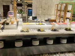 -Chom Cafe and Restaurant