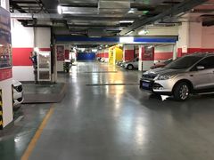-爱琴海购物公园-地下停车场