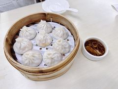 -莱莱小笼·乔艾