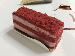 草莓红丝绒蛋糕-坤思特1688咖啡(五洲花城店)