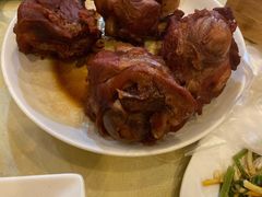 -鹤乡东北菜(崮山路店)