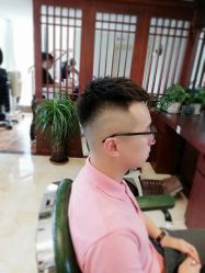 -尼特斯男士发型馆