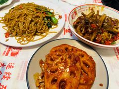 -堂瓦里·33年传统赣菜(第一街区店)