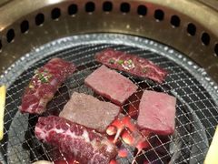 -山川小町·极番烧肉(新地假日广场店)