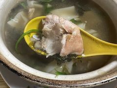 -小许三鲜砂锅馄饨店(家多乐烟酒店)