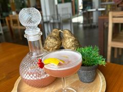 -Chom Cafe and Restaurant
