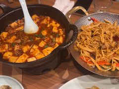 -川流不息·地道川菜·小龙虾(新松江路店)