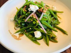 -ROAST coffee & eatery