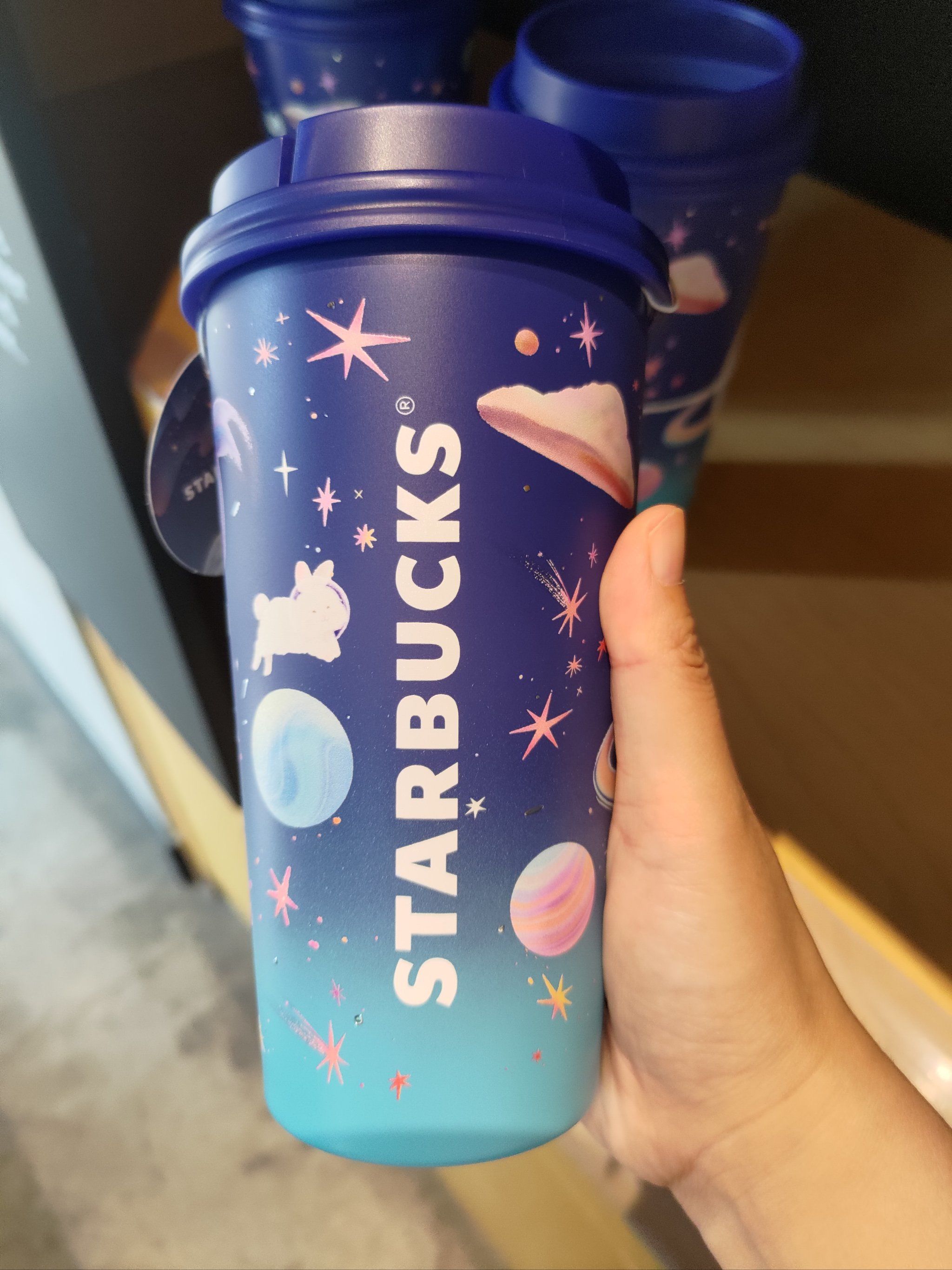 星巴克的新品星空杯子也太好看了吧?