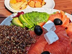 三文鱼牛油果沙拉-Money Shops(愚园路店)