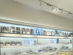 -J-Optical佳视明眼镜·蔡司视觉(青岛金茂览秀城店)