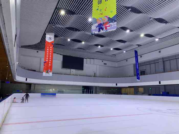 东莞汇一城溜冰场图片