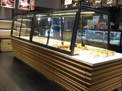 面包甜点陈列柜-华丰贺氏(福新西路店)