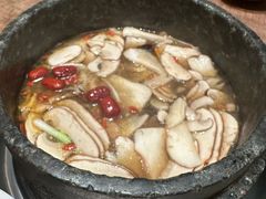 -蘑界·野生菌火锅(深业上城店)