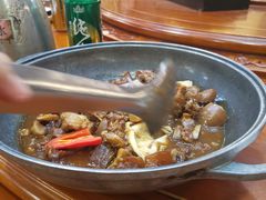 红焖黄牛肉-园林美食城·本土农家菜(杨和镇店)