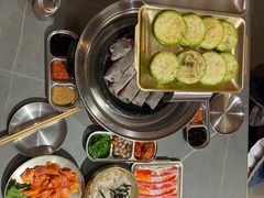 -围炉肉舍•炭烤活鳗•丹东海鲜烤肉(步行街店)