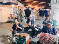 -周日夜市