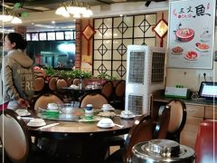 大堂-醉美东江·三文鱼·烧鸡公