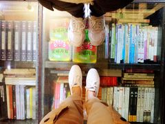 -钟书阁(松江泰晤士小镇店)