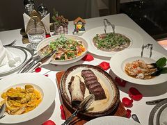 -Mogul Eatery·大亨餐酒馆