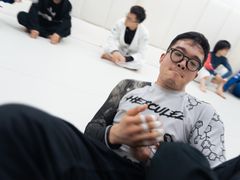 -菠萝格斗巴西柔术训练馆
